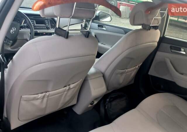 Белый Хендай Соната, объемом двигателя 2.4 л и пробегом 189 тыс. км за 8900 $, фото 26 на Automoto.ua