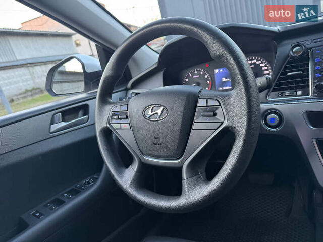 Білий Хендай Соната, об'ємом двигуна 2 л та пробігом 161 тис. км за 9999 $, фото 34 на Automoto.ua