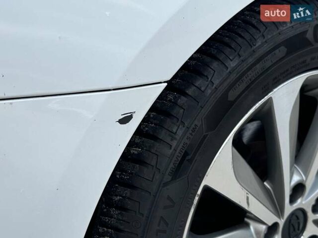 Белый Хендай Соната, объемом двигателя 2.36 л и пробегом 116 тыс. км за 11700 $, фото 12 на Automoto.ua