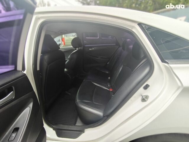 Білий Хендай Соната, об'ємом двигуна 2 л та пробігом 338 тис. км за 8500 $, фото 10 на Automoto.ua
