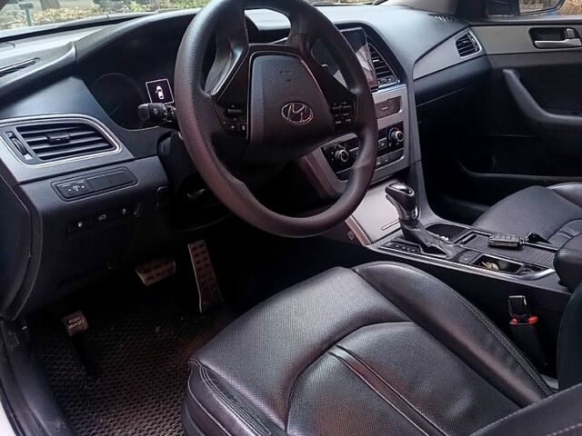 Білий Хендай Соната, об'ємом двигуна 2 л та пробігом 420 тис. км за 9500 $, фото 3 на Automoto.ua