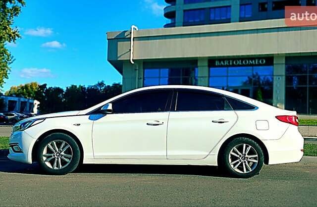 Хендай Соната 2016 в Днепре (Днепропетровске) на Automoto.ua Белый Хендай Соната, объемом двигателя 2 л и пробегом 412 тыс. км за 9999 $, фото 8 на Automoto.ua