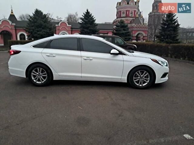 Белый Хендай Соната, объемом двигателя 2.4 л и пробегом 184 тыс. км за 10900 $, фото 4 на Automoto.ua
