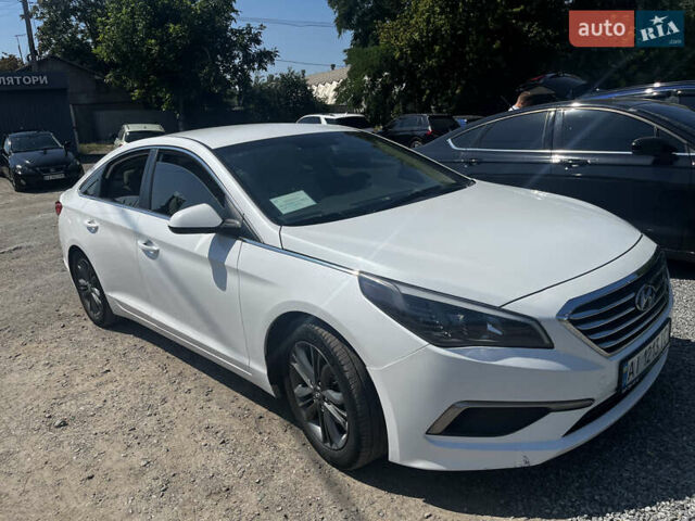 Білий Хендай Соната, об'ємом двигуна 2.36 л та пробігом 166 тис. км за 10800 $, фото 1 на Automoto.ua