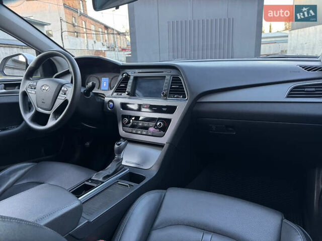 Білий Хендай Соната, об'ємом двигуна 2 л та пробігом 161 тис. км за 9999 $, фото 20 на Automoto.ua