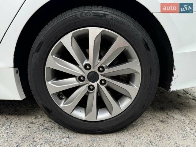 Белый Хендай Соната, объемом двигателя 2.36 л и пробегом 116 тыс. км за 11700 $, фото 8 на Automoto.ua