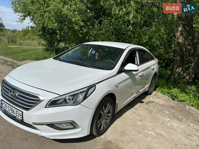 Белый Хендай Соната, объемом двигателя 2 л и пробегом 250 тыс. км за 9300 $, фото 8 на Automoto.ua