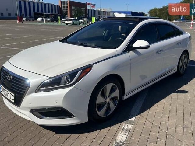 Белый Хендай Соната, объемом двигателя 2.36 л и пробегом 79 тыс. км за 17200 $, фото 2 на Automoto.ua