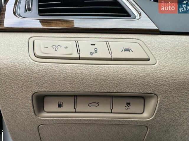 Белый Хендай Соната, объемом двигателя 2.36 л и пробегом 111 тыс. км за 11500 $, фото 14 на Automoto.ua