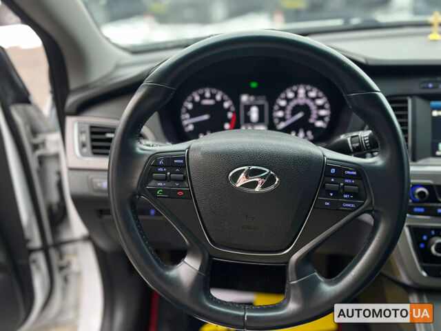 Белый Хендай Соната, объемом двигателя 2.4 л и пробегом 193 тыс. км за 11500 $, фото 12 на Automoto.ua