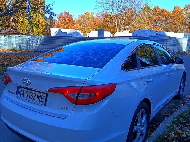 Білий Хендай Соната, об'ємом двигуна 2 л та пробігом 420 тис. км за 9500 $, фото 11 на Automoto.ua