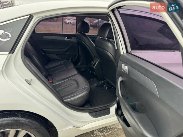 Белый Хендай Соната, объемом двигателя 2 л и пробегом 355 тыс. км за 9900 $, фото 31 на Automoto.ua