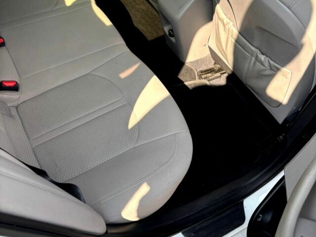 Хендай Соната 2016 в Черновцах на Automoto.ua Белый Хендай Соната, объемом двигателя 2.4 л и пробегом 189 тыс. км за 9500 $, фото 11 на Automoto.ua