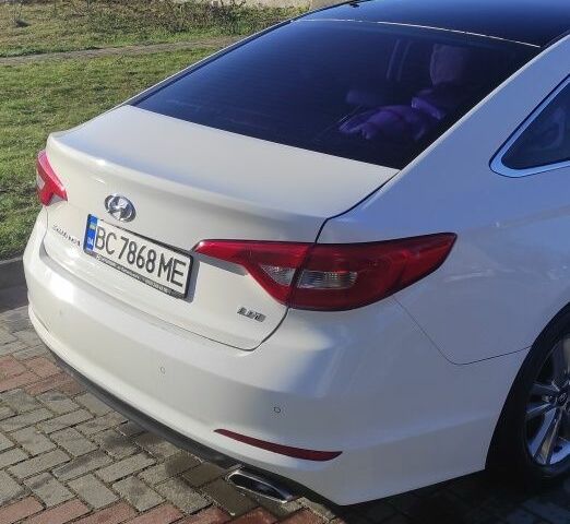 Белый Хендай Соната, объемом двигателя 2 л и пробегом 84 тыс. км за 10000 $, фото 5 на Automoto.ua