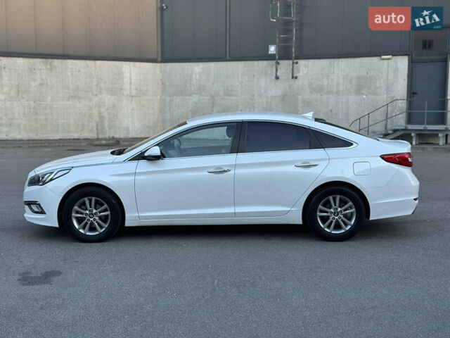 Білий Хендай Соната, об'ємом двигуна 2 л та пробігом 161 тис. км за 9999 $, фото 7 на Automoto.ua