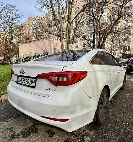 Білий Хендай Соната, об'ємом двигуна 2 л та пробігом 284 тис. км за 9299 $, фото 3 на Automoto.ua