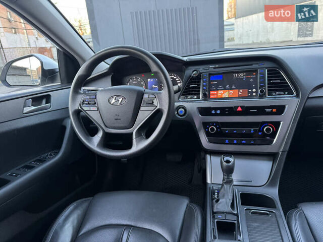 Білий Хендай Соната, об'ємом двигуна 2 л та пробігом 161 тис. км за 9999 $, фото 31 на Automoto.ua