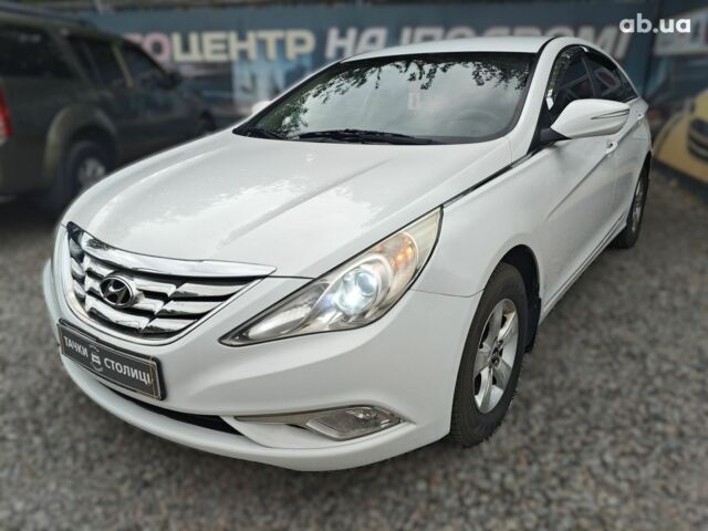 Білий Хендай Соната, об'ємом двигуна 2 л та пробігом 338 тис. км за 8500 $, фото 2 на Automoto.ua