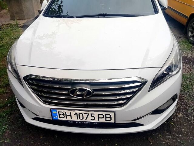 Білий Хендай Соната, об'ємом двигуна 2 л та пробігом 206 тис. км за 7500 $, фото 1 на Automoto.ua