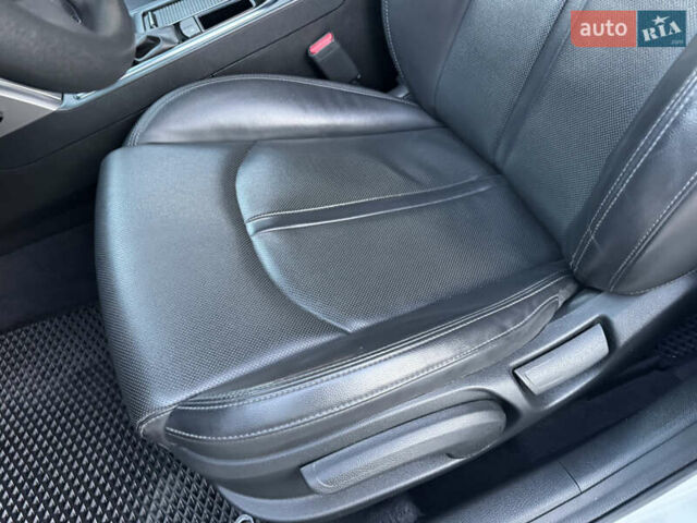 Білий Хендай Соната, об'ємом двигуна 2 л та пробігом 161 тис. км за 9999 $, фото 26 на Automoto.ua