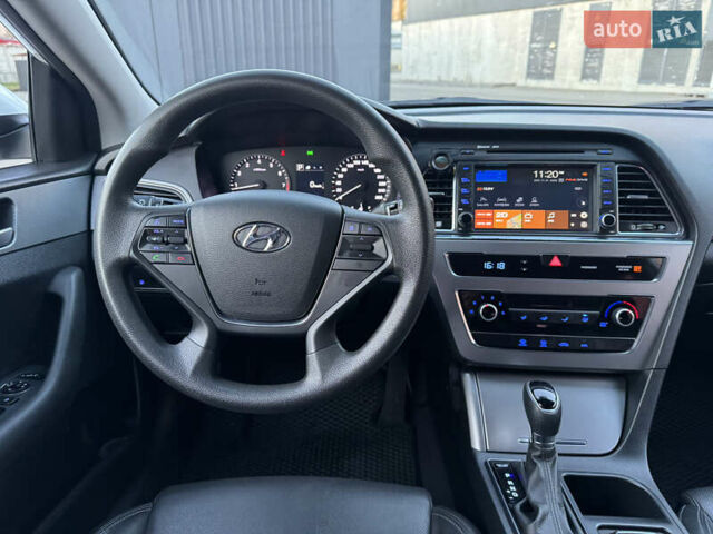 Білий Хендай Соната, об'ємом двигуна 2 л та пробігом 161 тис. км за 9999 $, фото 33 на Automoto.ua