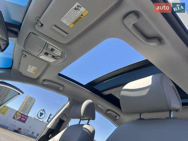 Белый Хендай Соната, объемом двигателя 2.36 л и пробегом 79 тыс. км за 17200 $, фото 13 на Automoto.ua