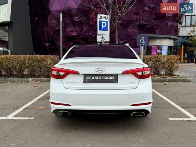 Белый Хендай Соната, объемом двигателя 2.36 л и пробегом 117 тыс. км за 12990 $, фото 5 на Automoto.ua