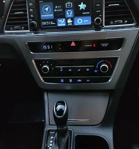 Хендай Соната 2016 в Днепре (Днепропетровске) на Automoto.ua Белый Хендай Соната, объемом двигателя 2 л и пробегом 412 тыс. км за 9999 $, фото 17 на Automoto.ua