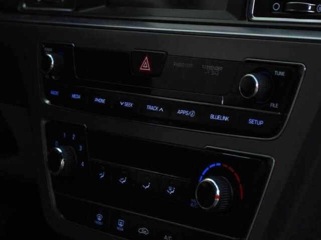 Белый Хендай Соната, объемом двигателя 2.4 л и пробегом 165 тыс. км за 9650 $, фото 15 на Automoto.ua