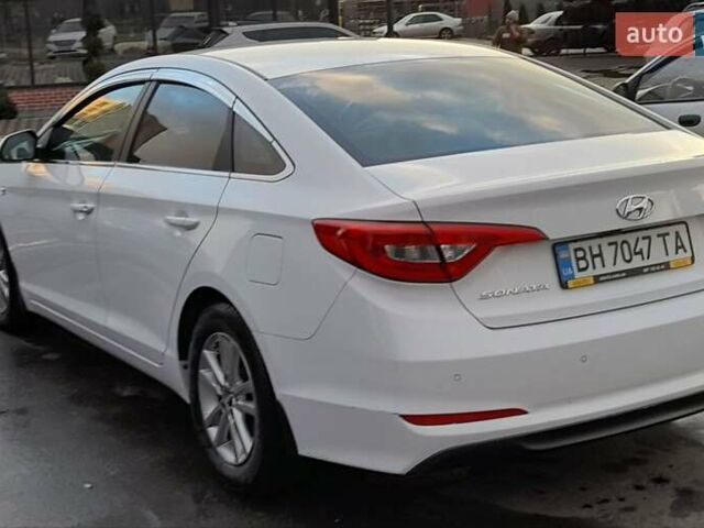 Білий Хендай Соната, об'ємом двигуна 2 л та пробігом 303 тис. км за 11500 $, фото 12 на Automoto.ua