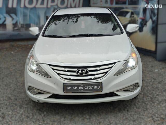 Білий Хендай Соната, об'ємом двигуна 2 л та пробігом 338 тис. км за 8500 $, фото 1 на Automoto.ua