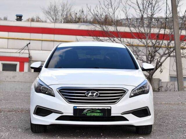 Белый Хендай Соната, объемом двигателя 2.4 л и пробегом 165 тыс. км за 9650 $, фото 5 на Automoto.ua