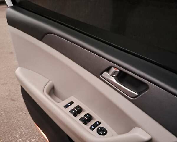 Белый Хендай Соната, объемом двигателя 2.4 л и пробегом 184 тыс. км за 10900 $, фото 14 на Automoto.ua