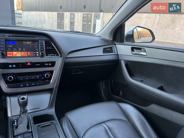 Білий Хендай Соната, об'ємом двигуна 2 л та пробігом 161 тис. км за 9999 $, фото 32 на Automoto.ua