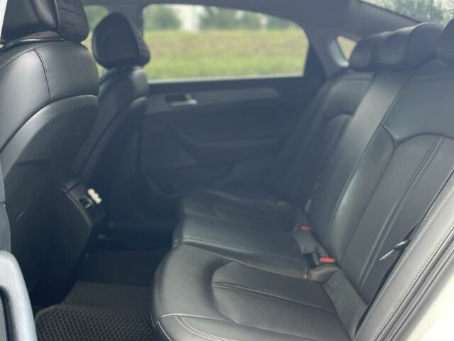 Білий Хендай Соната, об'ємом двигуна 2 л та пробігом 315 тис. км за 7950 $, фото 7 на Automoto.ua