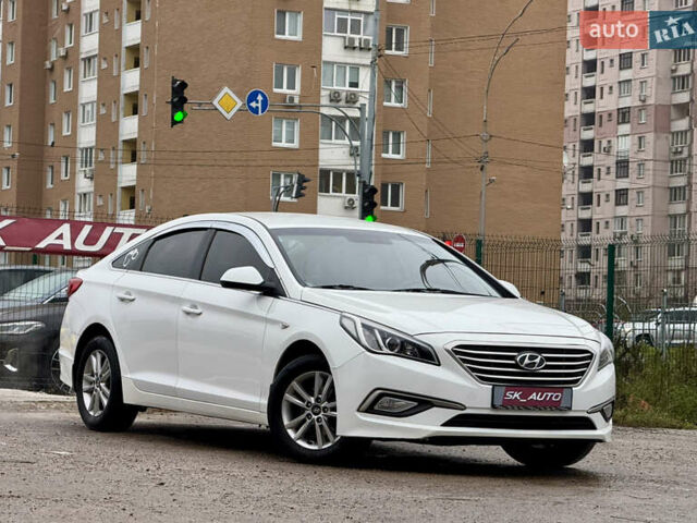 Белый Хендай Соната, объемом двигателя 2 л и пробегом 355 тыс. км за 9900 $, фото 44 на Automoto.ua