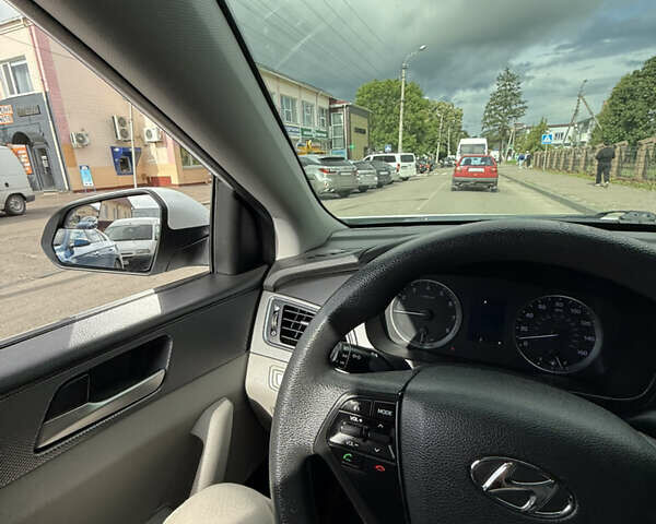 Белый Хендай Соната, объемом двигателя 2.36 л и пробегом 195 тыс. км за 8850 $, фото 22 на Automoto.ua