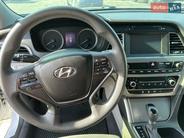 Белый Хендай Соната, объемом двигателя 2.36 л и пробегом 156 тыс. км за 11300 $, фото 7 на Automoto.ua
