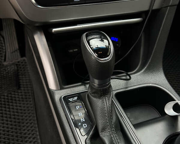 Белый Хендай Соната, объемом двигателя 2.36 л и пробегом 189 тыс. км за 8900 $, фото 20 на Automoto.ua