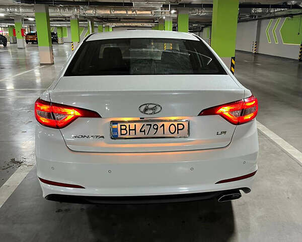 Белый Хендай Соната, объемом двигателя 2 л и пробегом 257 тыс. км за 9500 $, фото 2 на Automoto.ua