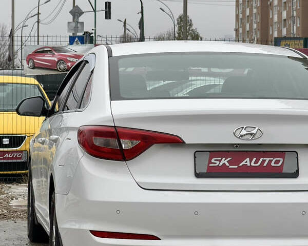 Белый Хендай Соната, объемом двигателя 2 л и пробегом 355 тыс. км за 9900 $, фото 57 на Automoto.ua