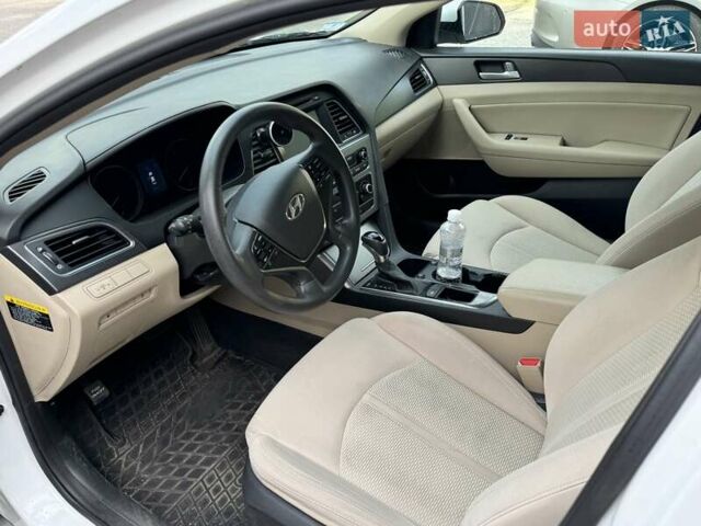 Белый Хендай Соната, объемом двигателя 2.36 л и пробегом 116 тыс. км за 11700 $, фото 6 на Automoto.ua