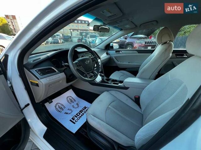 Белый Хендай Соната, объемом двигателя 2.4 л и пробегом 194 тыс. км за 8500 $, фото 11 на Automoto.ua