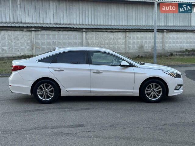 Білий Хендай Соната, об'ємом двигуна 2 л та пробігом 161 тис. км за 9999 $, фото 3 на Automoto.ua