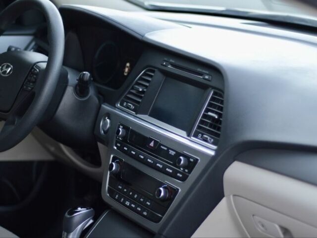 Білий Хендай Соната, об'ємом двигуна 2 л та пробігом 113 тис. км за 13500 $, фото 6 на Automoto.ua