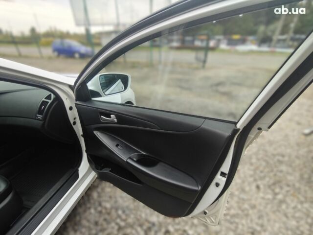 Білий Хендай Соната, об'ємом двигуна 2 л та пробігом 338 тис. км за 8500 $, фото 14 на Automoto.ua