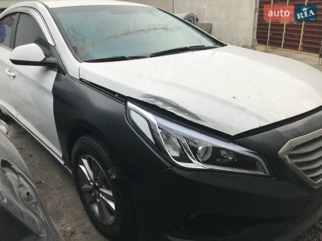 Білий Хендай Соната, об'ємом двигуна 2 л та пробігом 368 тис. км за 5777 $, фото 1 на Automoto.ua