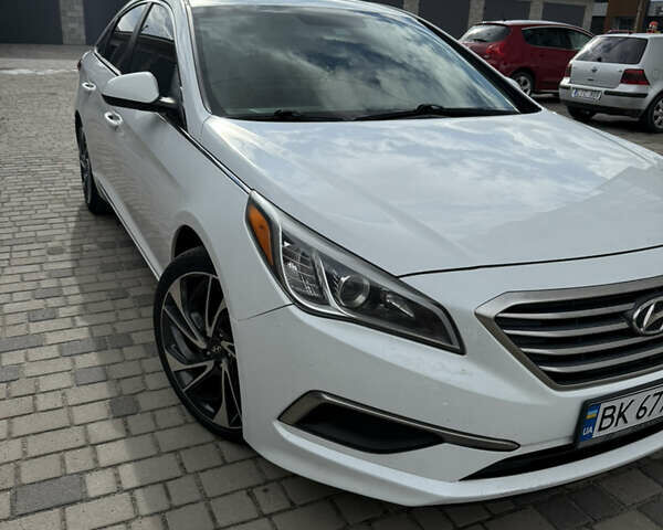 Белый Хендай Соната, объемом двигателя 2.36 л и пробегом 195 тыс. км за 8850 $, фото 7 на Automoto.ua