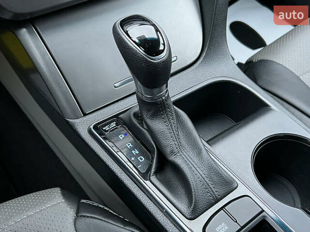 Белый Хендай Соната, объемом двигателя 2.36 л и пробегом 123 тыс. км за 9200 $, фото 17 на Automoto.ua