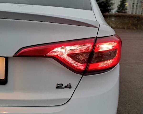 Белый Хендай Соната, объемом двигателя 2.4 л и пробегом 184 тыс. км за 10900 $, фото 11 на Automoto.ua